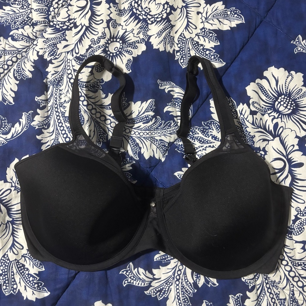 Bali Black Bra with Molded Cups and Adjustable Straps